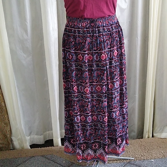 Maxi skirt 39" long elastic waisted - Picture 4 of 9